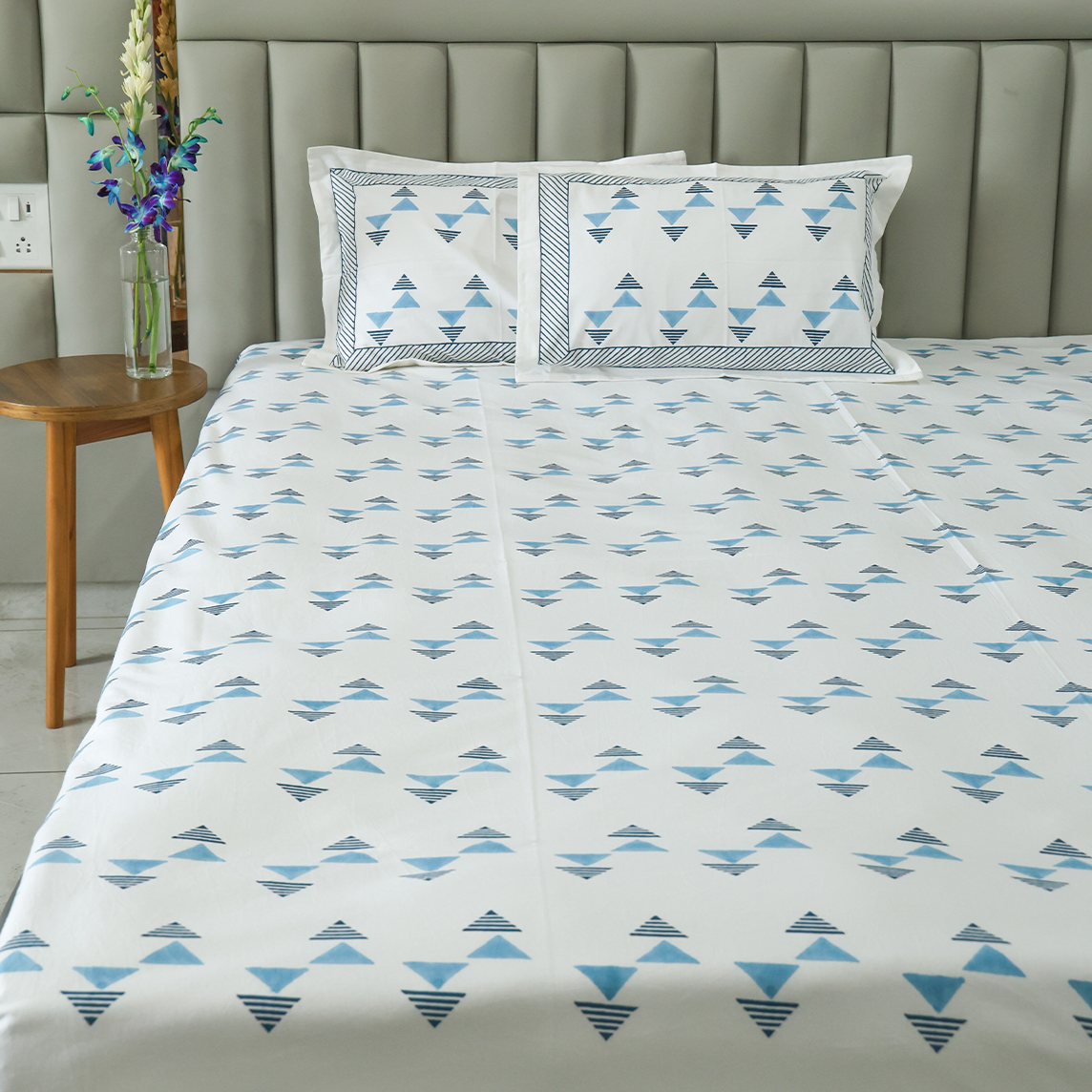 Picture of Neel Aabha Cotton Bedsheet